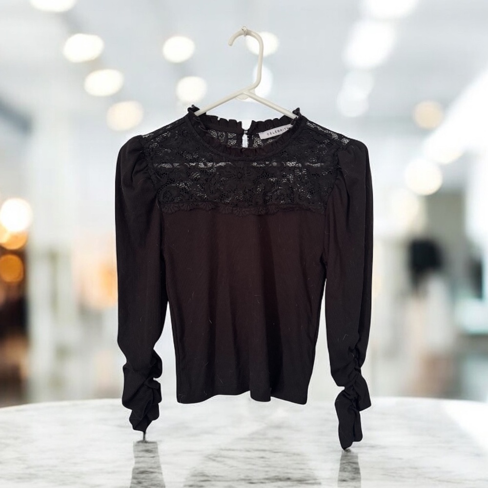Black Long Sleeve Lace Crop Top Small